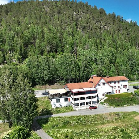 Kroderen Kro & Motel As Hamremoen Екстериор снимка
