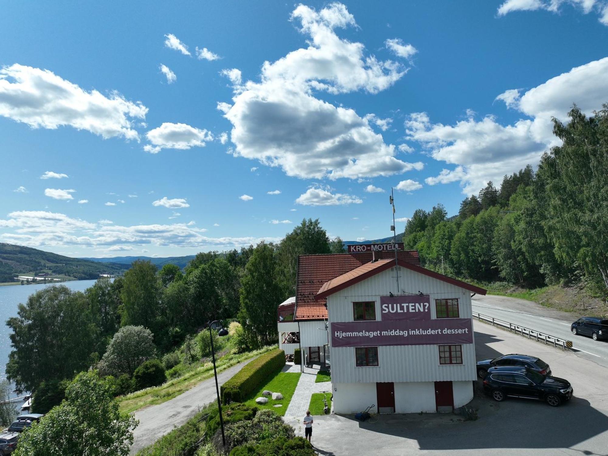 Kroderen Kro & Motel As Hamremoen Екстериор снимка