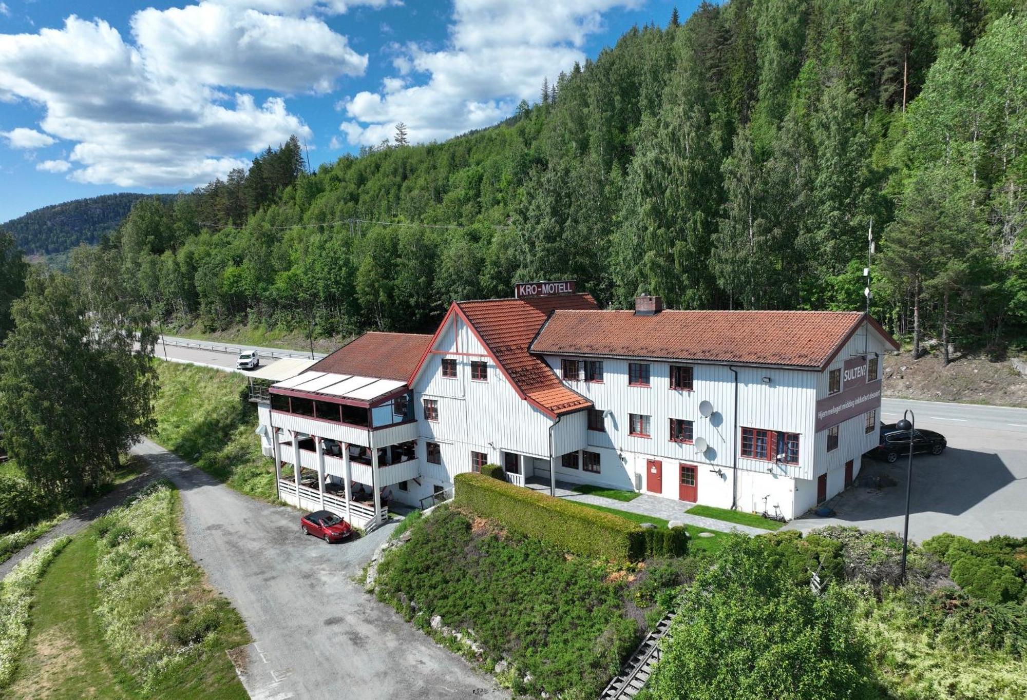 Kroderen Kro & Motel As Hamremoen Екстериор снимка