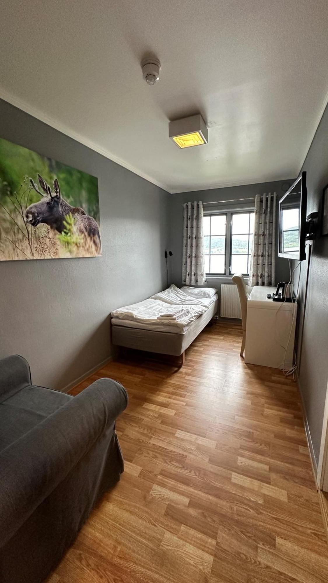 Kroderen Kro & Motel As Hamremoen Екстериор снимка