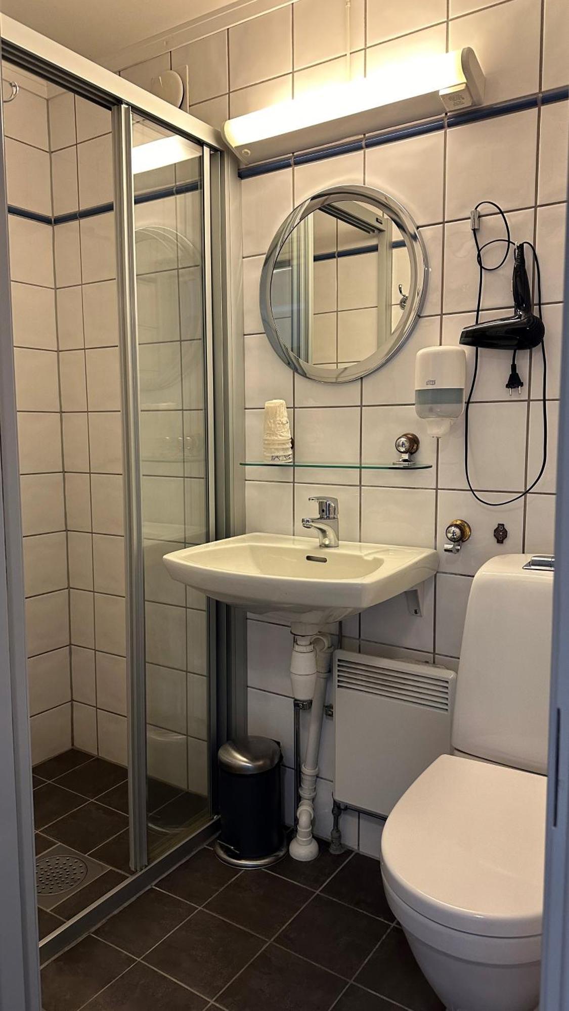 Kroderen Kro & Motel As Hamremoen Екстериор снимка