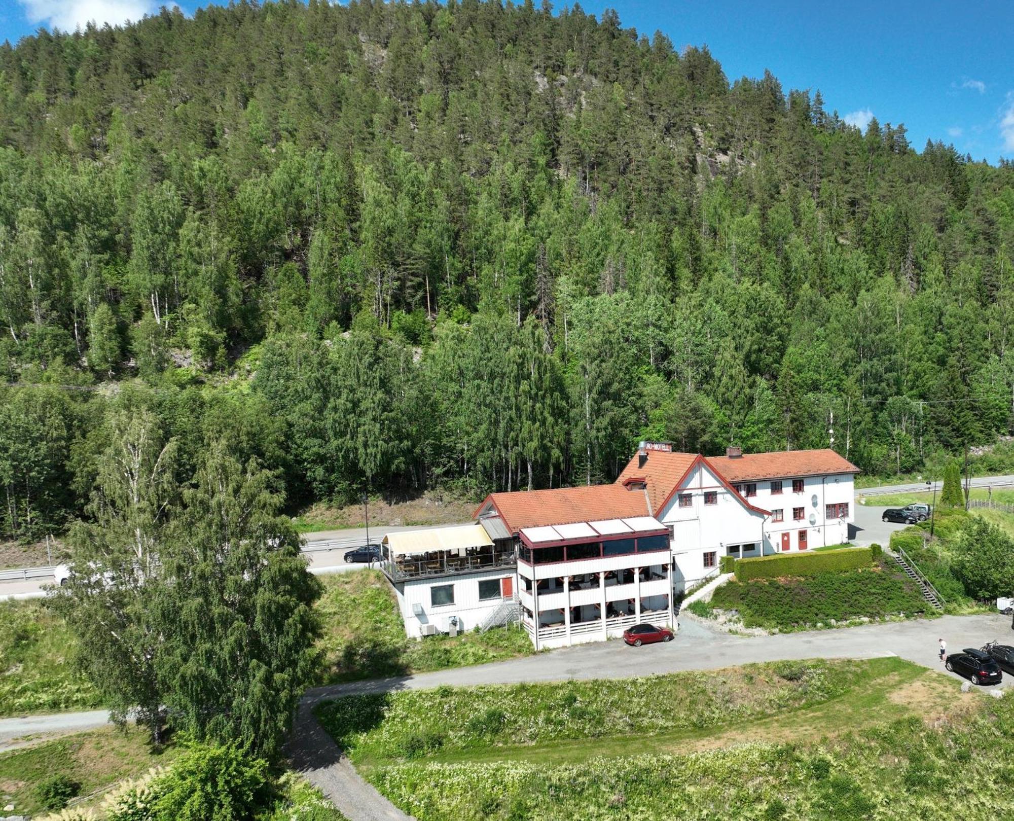 Kroderen Kro & Motel As Hamremoen Екстериор снимка